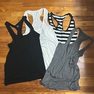 NWOT 4 Tanks ,size Large